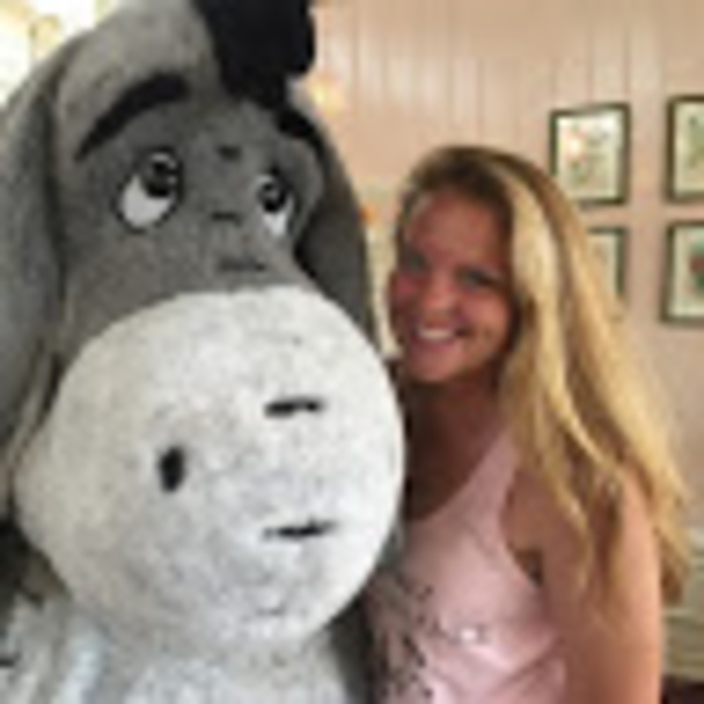 Meet your Posher, Roxanne